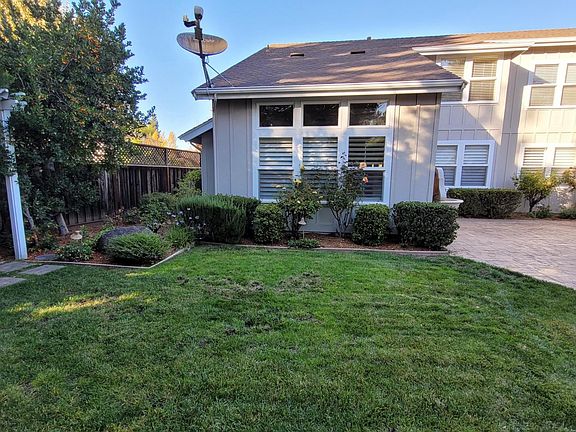 3rd image of 329 Brockman Ln
