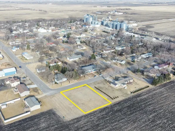 Bernice St, Milroy, MN 56263