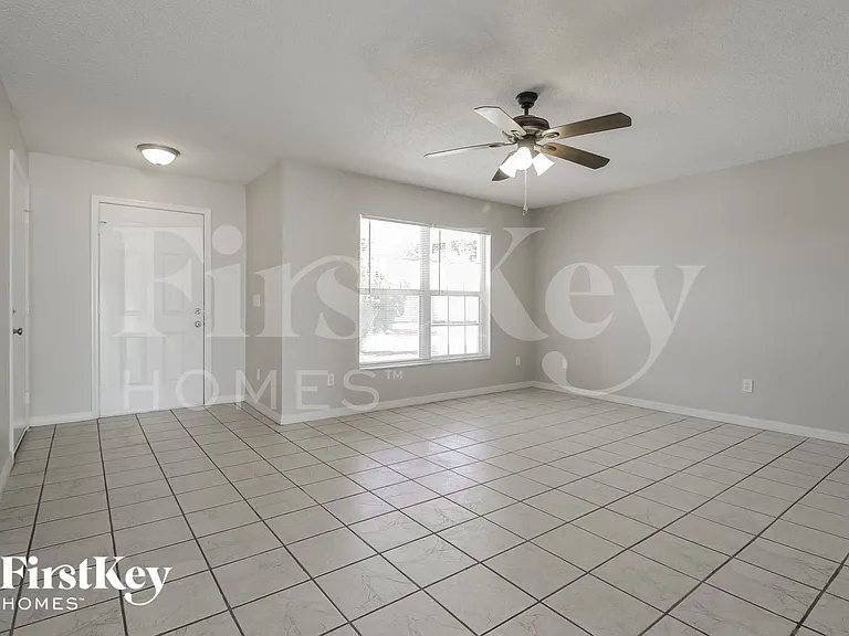 609 Greys Ferry Rd — Photo 2