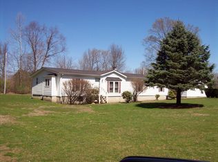 3215 S Crestview Dr, Winamac, IN 46996