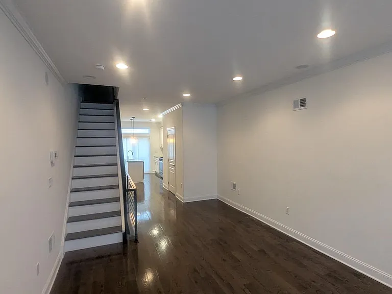 608 McKean St — Photo 3