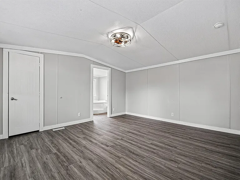 2122 Koster Rd — Photo 33