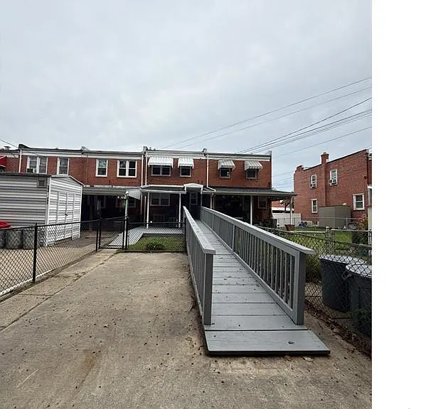 300 Leeanne Rd — Photo 10