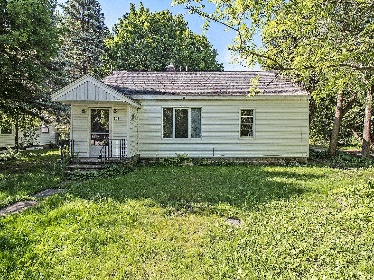 302 E James St, Scottville, MI 49454 Zillow
