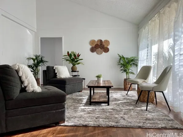 1609 Palamoi St, Pearl City, HI 96782