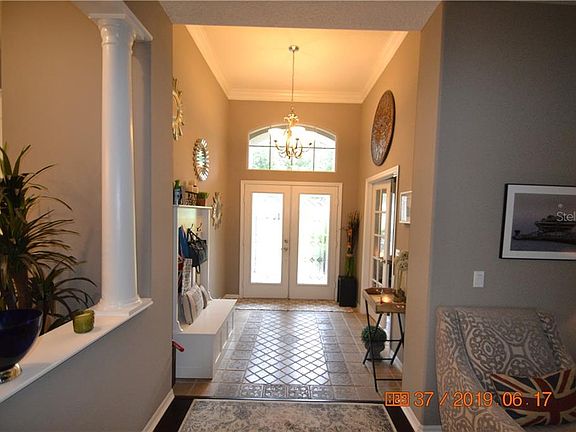 2nd image of 10429 Greenhedges Dr