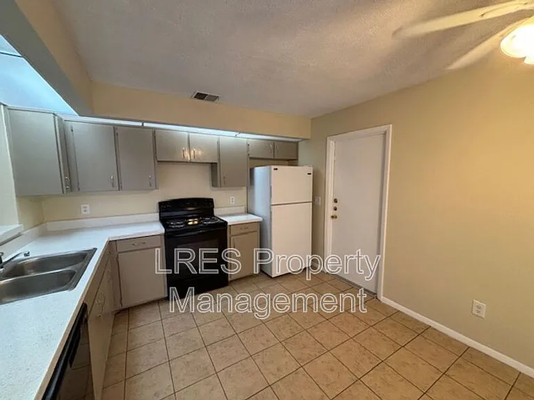 4444 Ring Neck Rd — Photo 9