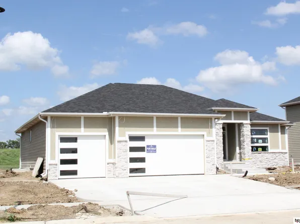 3812 Prairie Breeze Rd, Lincoln, NE 68516