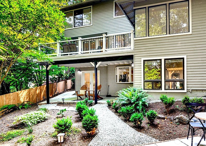 2nd image of 2308 NE 123rd Street