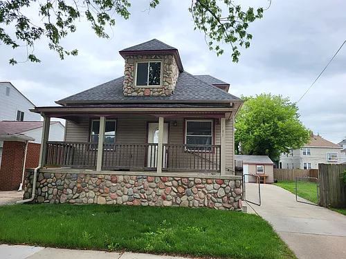 1563 Wilson Ave Photo 1