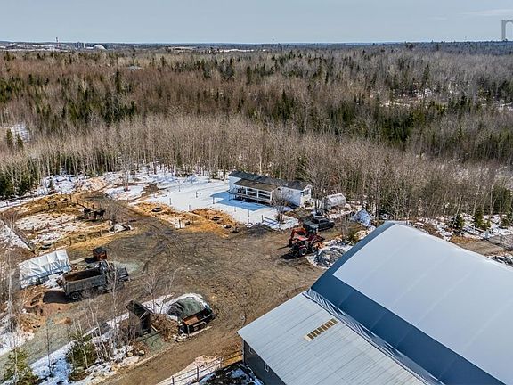 4th image of 1554 Pleasant Valley Rd