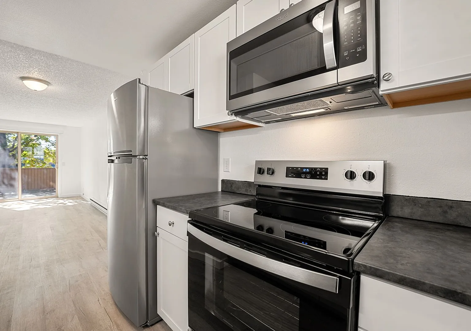 Updated 2-Bedroom Townhouse-Style Home in the Heart of Old Bend — Photo 1
