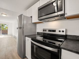 902 NW Carlon Ave APT 3, Bend, OR 97703