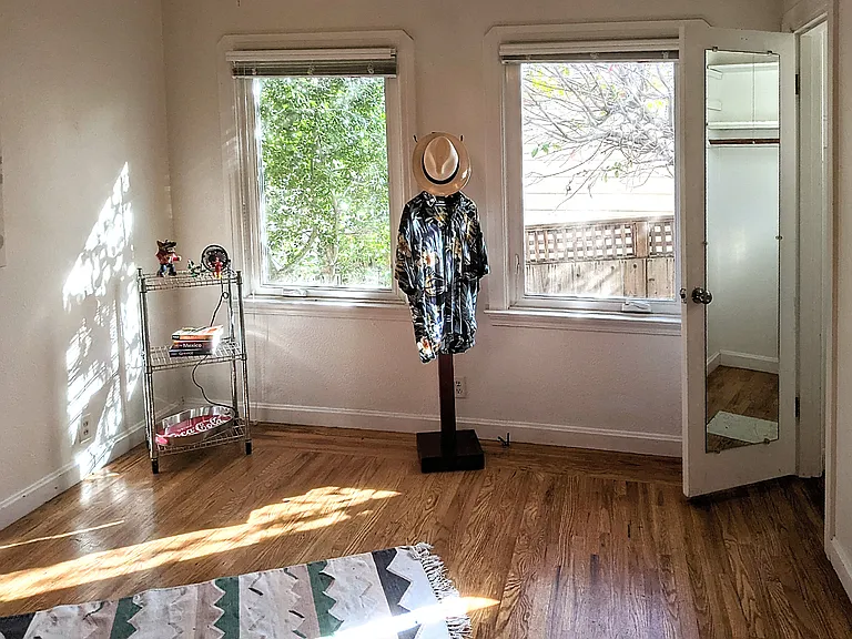Daniels Ave — Photo 5