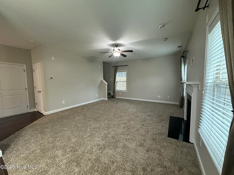 203 Ashton Ct — Photo 11