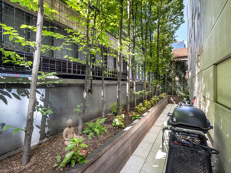 500 W 21st St #A — Photo 22