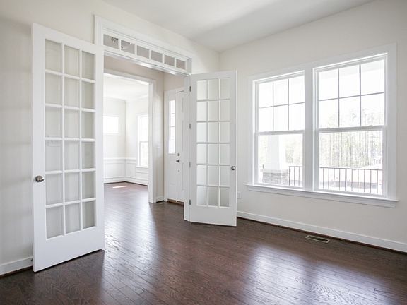 2307 Prenoman Ln-0003 Custom