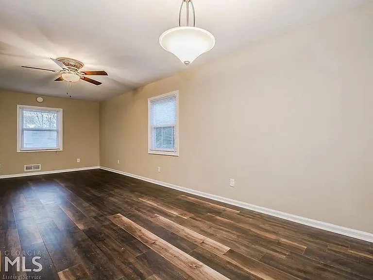 537 Reba Rd — Photo 16