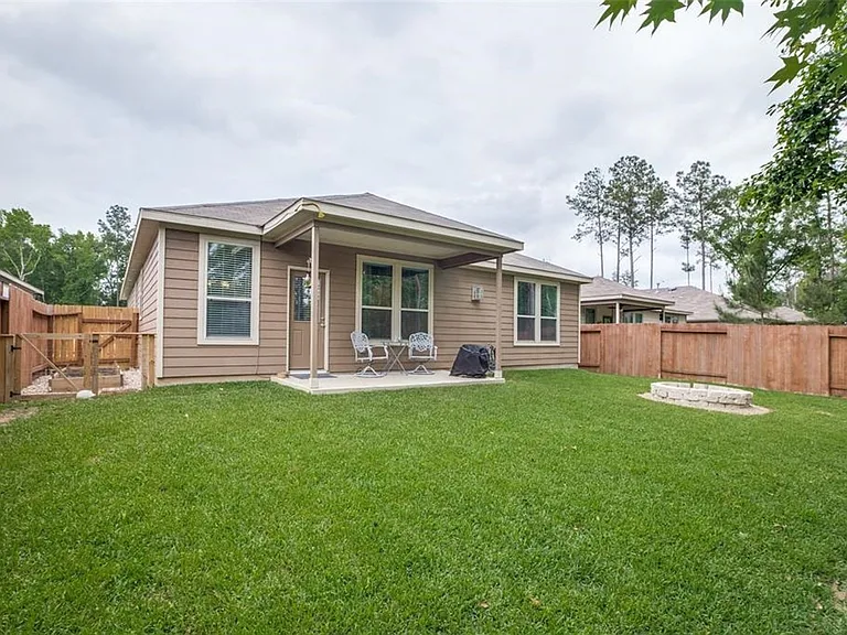 2151 Lost Timbers Dr — Photo 35