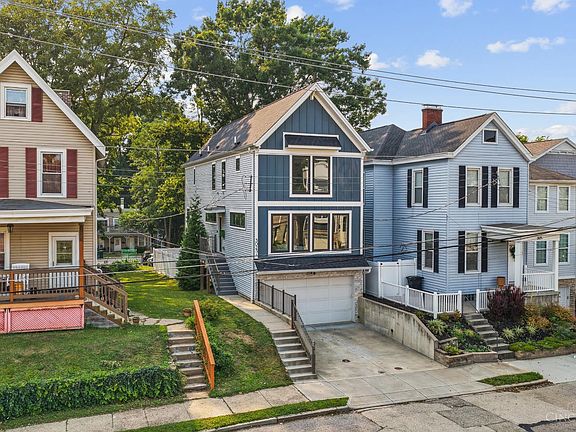2nd image of 3023 Lavinia Ave