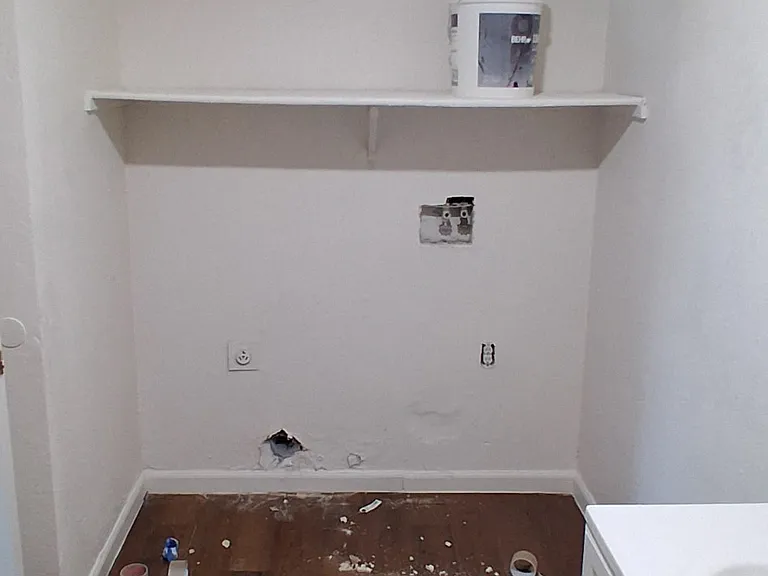 110 E 2nd St #2 — Photo 12