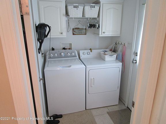 5th image of 15987 Brookridge Blvd