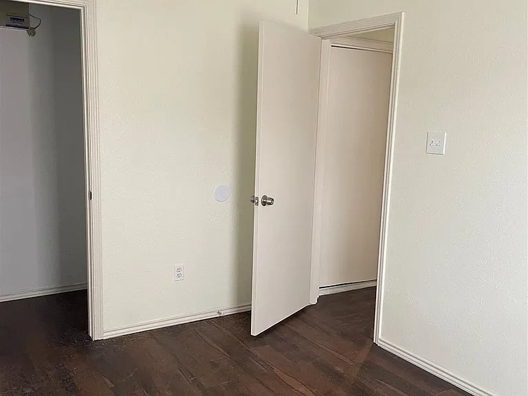 5412 Village Green Dr — Photo 17