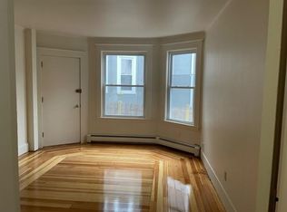 50 Leach St APT 1, Salem, MA 01970