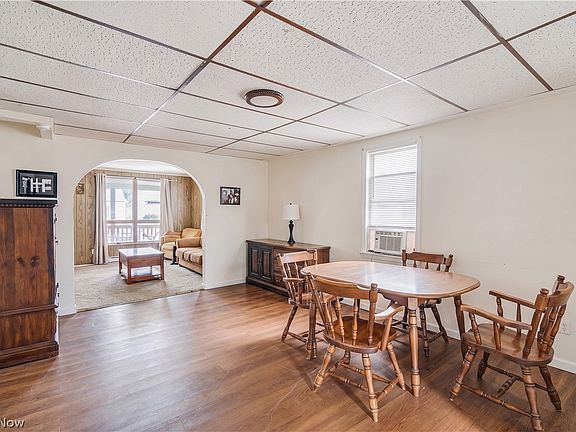 5th image of 1612 Maple Ave