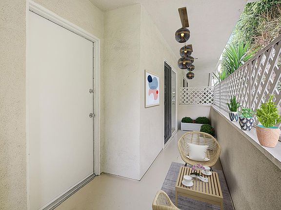 2nd image of 1823 Malcolm Ave APT 1