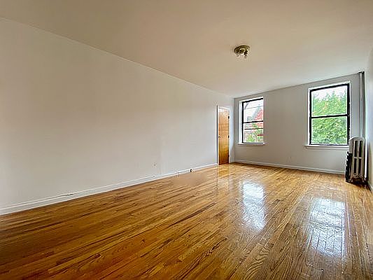 5th image of 585 Isham St APT 4H