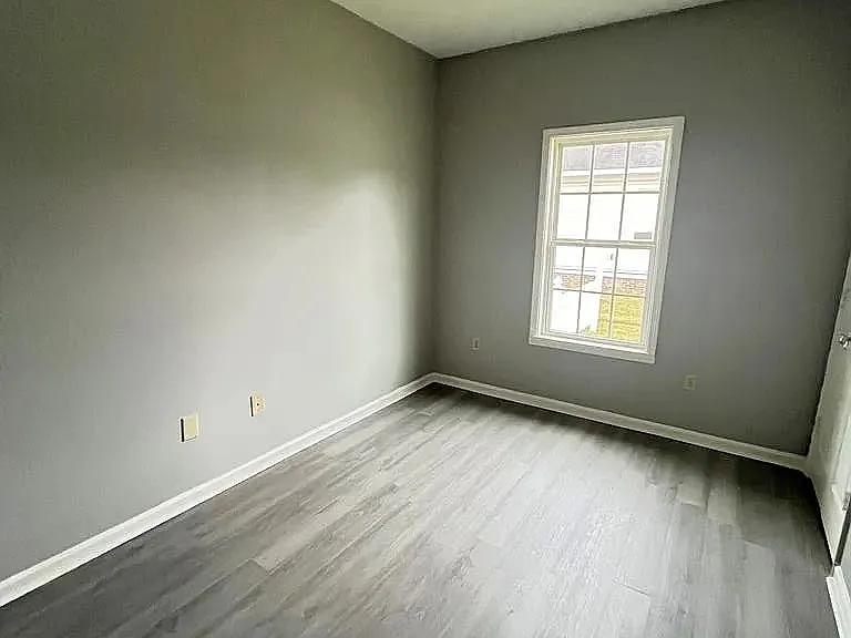 1006 S Jefferson St — Photo 13