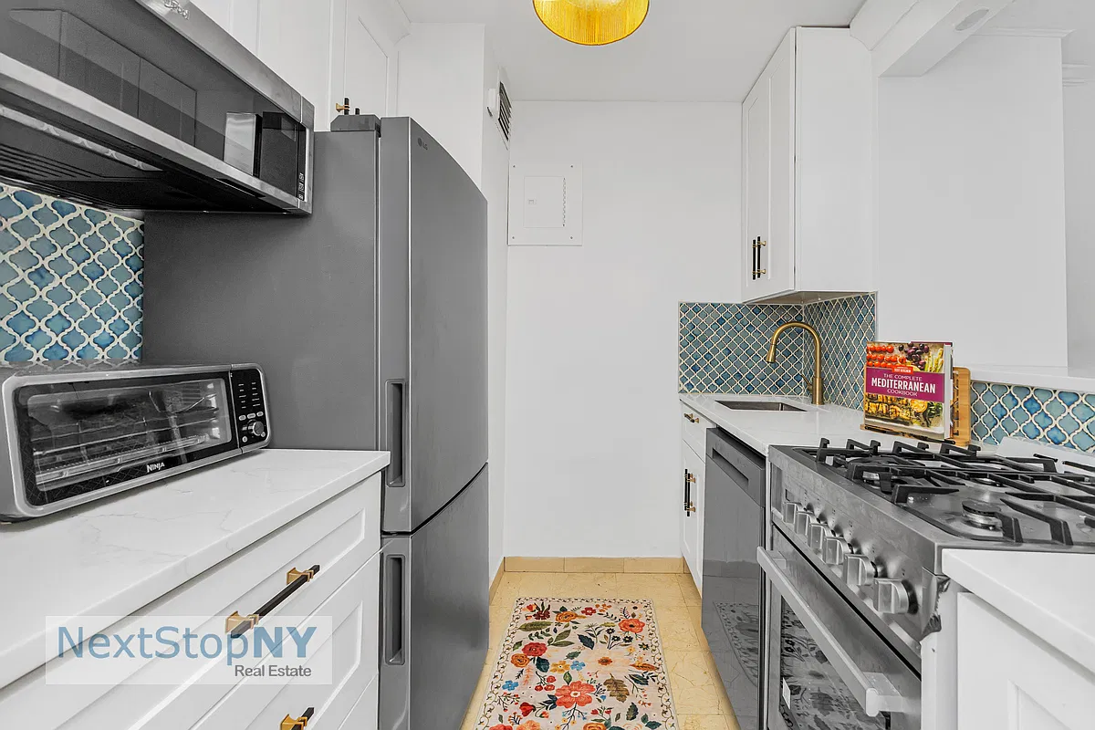 245 East 54th Street — Photo 4