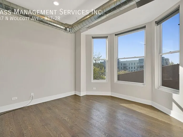 837 N Wolcott Ave #2R — Photo 3