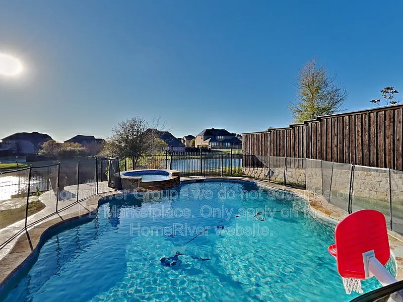 5 bed, 4.0 bath, 4654 sqft, $6,500 — Photo 3