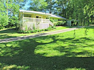 242 Henderson Rd, Franklin, NC 28734