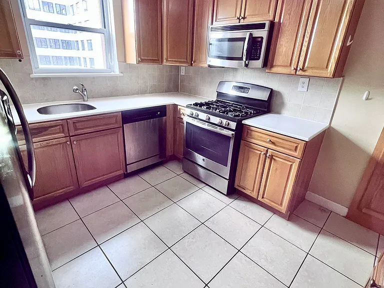4430 Douglaston Pkwy #3J — Photo 13