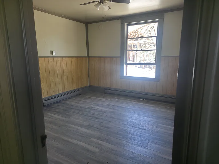 715 Western Ave — Photo 12
