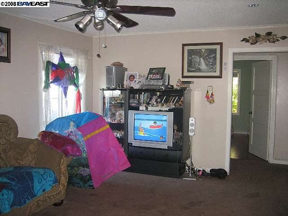 3rd image of 1980 Pulgas Ave