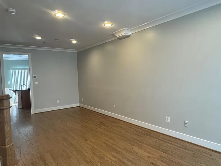 1322 N Danville St — Photo 3