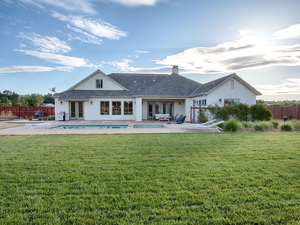 1st image of 22056 Los Robles Dr