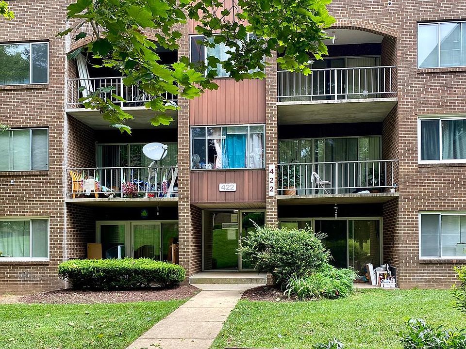 1st image of 422 Girard St APT 132