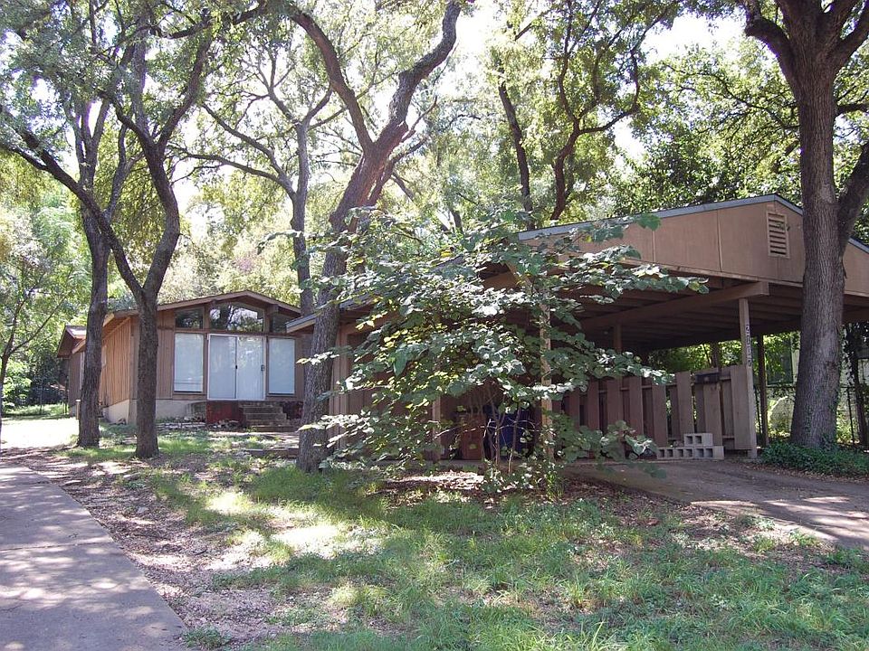 1st image of 2107A Montclaire St