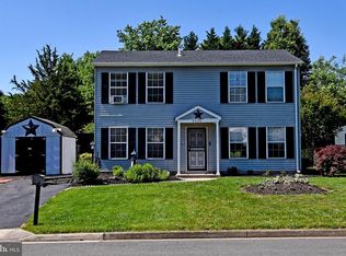 5592 Roundtree Dr, Woodbridge, VA 22193