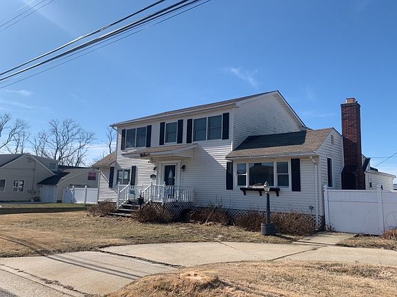 2nd image of 476 West Dr