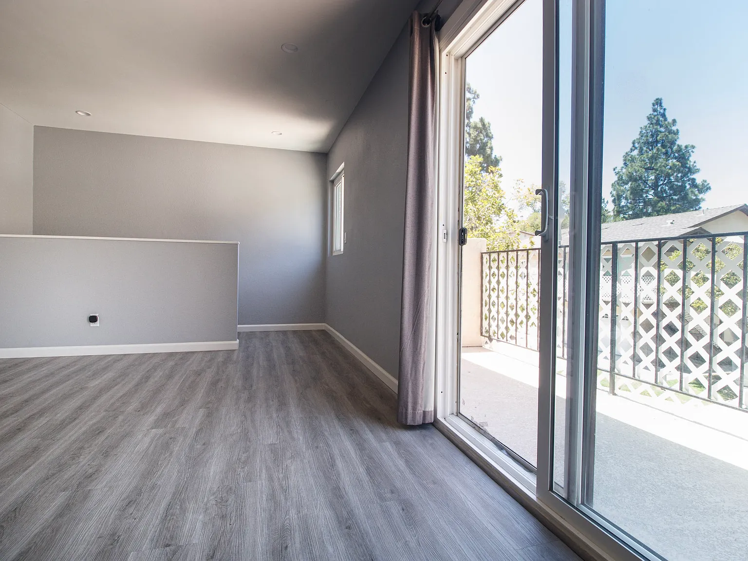 2 bed, 1.5 bath, 945 sqft, $2,700 — Photo 4