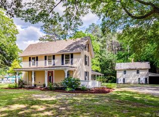 624 Gloucester Rd, Saluda, VA 23149