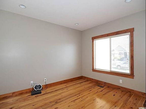 3rd image of 1703 W Prairie Hill Dr