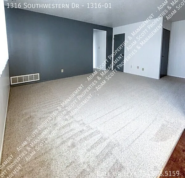 1316 Southwestern Dr #1 — Photo 2