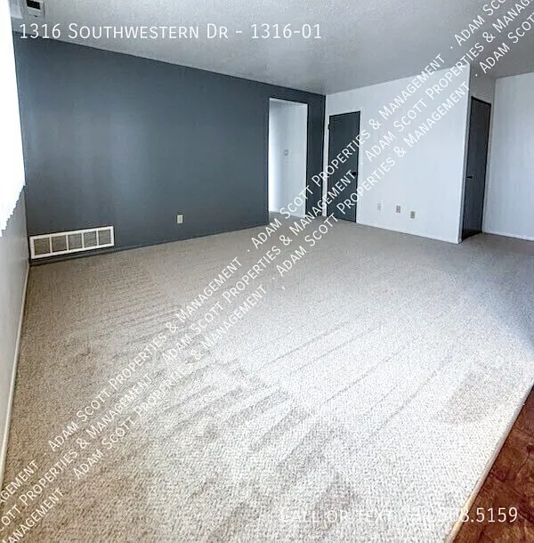 Building Photo - 1316 Southwestern Dr #1
